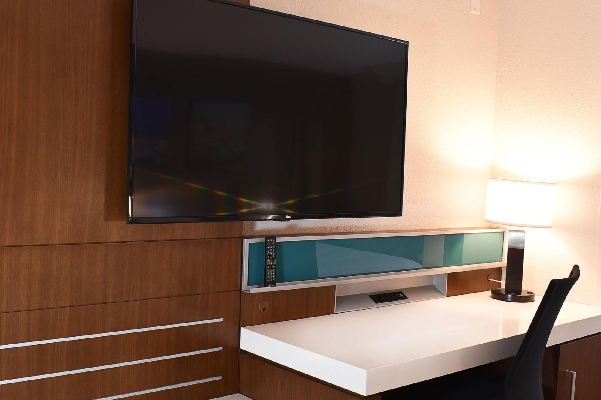 Delta Hotels By Marriott Indianapolis East Esterno foto