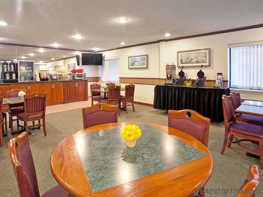 Delta Hotels By Marriott Indianapolis East Esterno foto