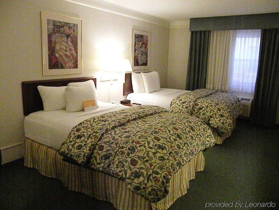 Delta Hotels By Marriott Indianapolis East Esterno foto