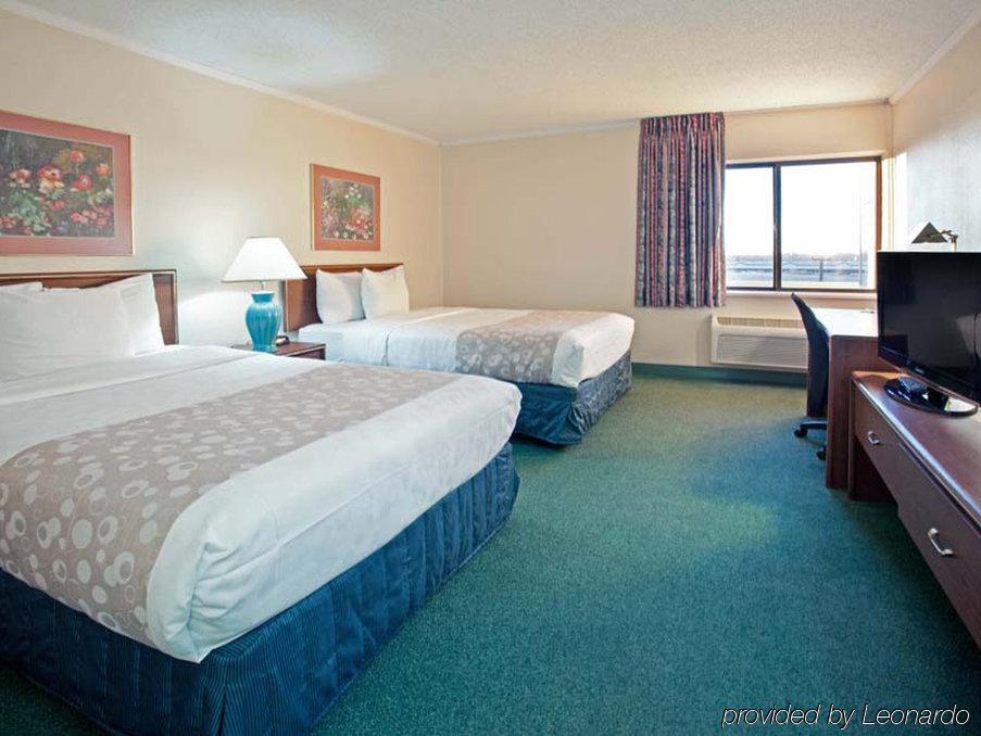 Delta Hotels By Marriott Indianapolis East Esterno foto