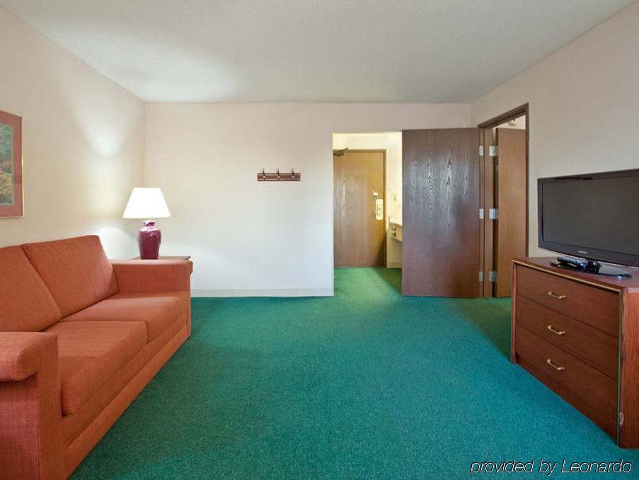 Delta Hotels By Marriott Indianapolis East Esterno foto